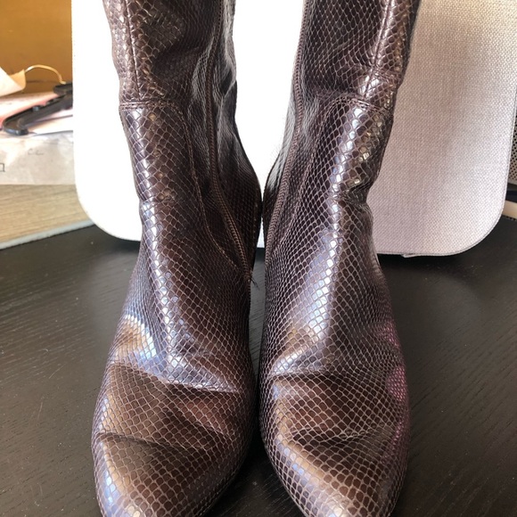Cole Haan mid calf leather boot  lizard skin snakeskin pattern dark brown 8 - Picture 3 of 9